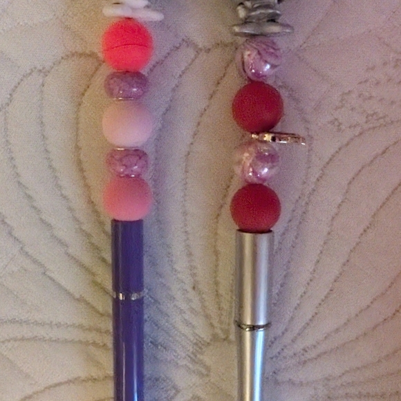 Set Of 2 Minnie Disney Doorables Beaded Pens - Picture 1 of 1